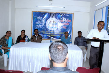 Spardha Pariksha Margdarshan Kendra, Counseling by Experianced Officers of MPSC - UPSC.